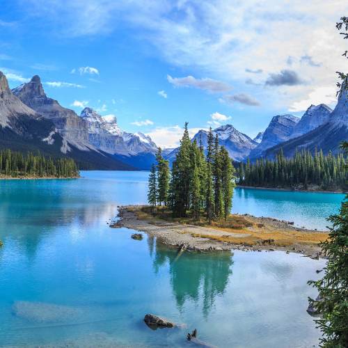 xr:d:DAGBhJHAGj8:6,j:6306589260549968563,t:24040504 greece santorini